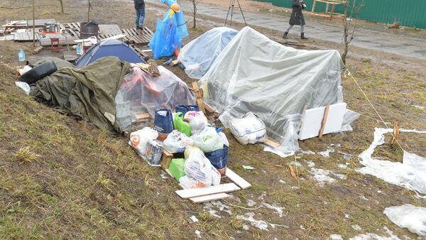Лагерь активистов возле стройки на улице Мирошниченко - Sputnik Беларусь