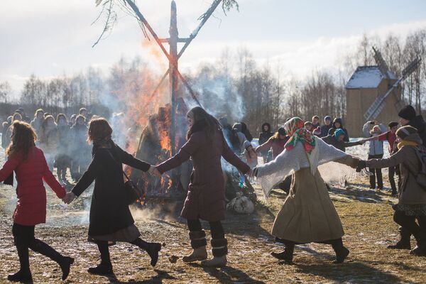 Масленица в белоруссии 2024. Масленица в Белоруссии. Масленица в Беларуси традиции. Масленица у белорусов. Праздники в Беларуси Масленица.