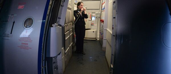 Бортпроводник на борту самолета А-321 авиакомпании Аэрофлот, архивное фото - Sputnik Беларусь