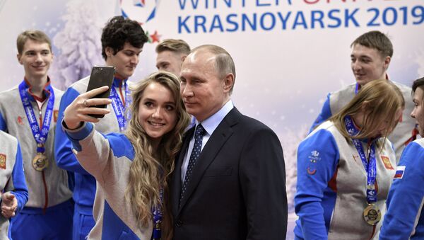 Президент РФ Владимир Путин встретился с победителями зимней универсиады 2017 года в Алма-Ате - Sputnik Беларусь