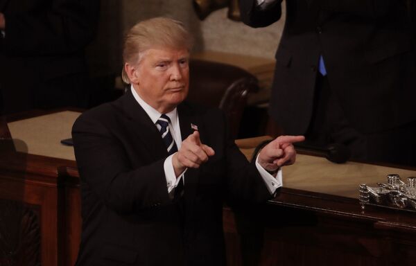 Дональд Трамп перед выступлением в конгрессе Дональд Трамп перед выступлением в конгрессе - Sputnik Беларусь