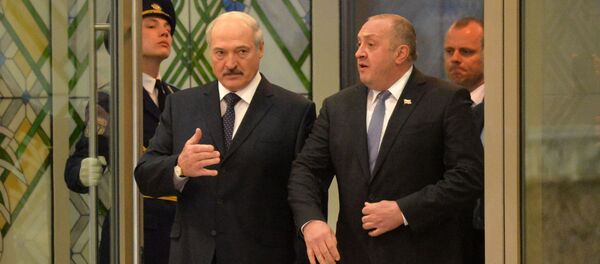 Президент Беларуси Александр Лукашенко с президентом Грузии Георгием Маргелашвили - Sputnik Беларусь