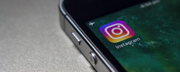 Приложение Instagram в смартфоне Приложение Instagram в смартфоне - Sputnik Беларусь