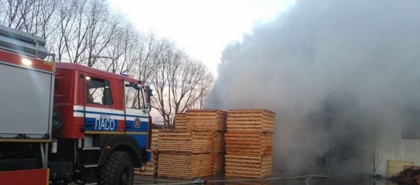 Ликвидация пожара на складе в Бресте Ликвидация пожара на складе в Бресте - Sputnik Беларусь