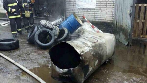 Сотрудники СТО в Минске пытались распилить бензобак, произошел взрыв - Sputnik Беларусь