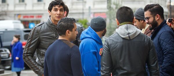 Приезжие с Ближнего Востока на одной из тбилисских улиц - Sputnik Беларусь