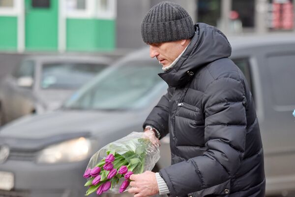 8 Марта в Гомеле: цветы, весна - Sputnik Беларусь