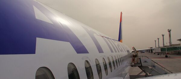 Самолет в аэропорту Зварноц - Sputnik Беларусь