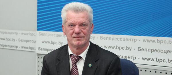 Доктор философских наук, политолог Лев Криштапович - Sputnik Беларусь