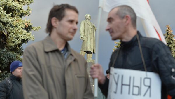 Участники марша нетунеядцев в Молодечно - Sputnik Беларусь