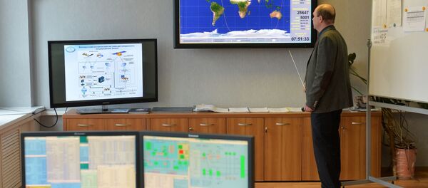 Эти мониторы круглосуточно следят за полетом белорусского спуника Эти мониторы круглосуточно следят за полетом белорусского спуника - Sputnik Беларусь