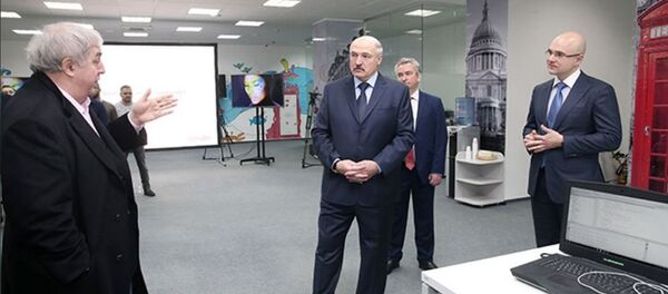 Прэзідэнт Беларусі Аляксандр Лукашэнка сустрэўся з інвестарамі ў сферы IT - Віктарам Пракапеняй і Міхаілам Гуцэрыевым Прэзідэнт Беларусі Аляксандр Лукашэнка сустрэўся з інвестарамі ў сферы IT - Віктарам Пракапеняй і Міхаілам Гуцэрыевым - Sputnik Беларусь