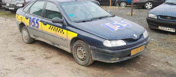 Автомобиль такси на штрафстоянке - Sputnik Беларусь