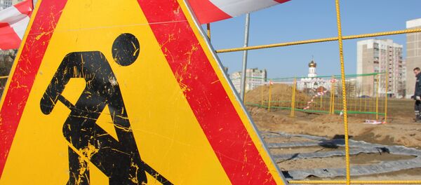 На месте аварии теплотрассы в Сухарево идут ремонтные работы - Sputnik Беларусь