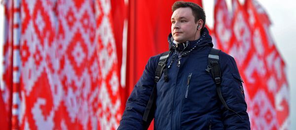 Государственные флаги на Октябрьской площади - Sputnik Беларусь