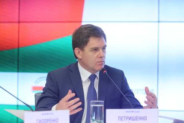 Чрезвычайный и Полномочный посол Республики Беларусь в Российской Федерации Игорь Петришенко Чрезвычайный и Полномочный посол Республики Беларусь в Российской Федерации Игорь Петришенко - Sputnik Беларусь