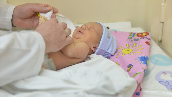 О состоянии новорожденного лучше всего расскажут его рефлексы - Sputnik Беларусь