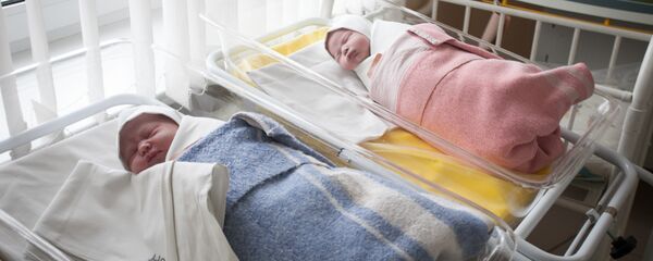 Новорожденные дети в роддоме - Sputnik Беларусь