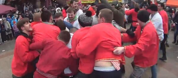 Британцы выдали кулачный бой на Масленицу за тренировку ультрас - Sputnik Беларусь