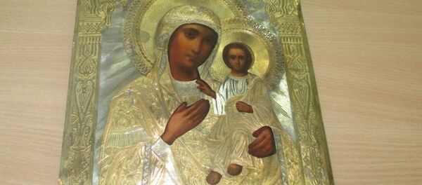 Икона Смоленской Божией матери (Одигитрия) была обнаружена сотрудниками таможни в почтовом отправлении из США - Sputnik Беларусь