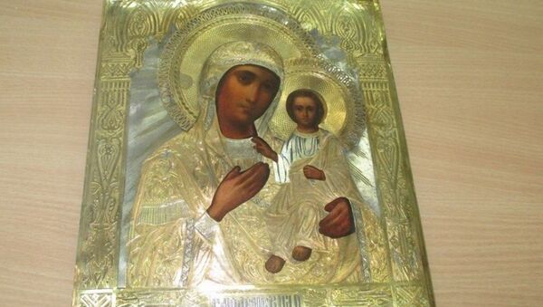 Икона Смоленской Божией матери (Одигитрия) была обнаружена сотрудниками таможни в почтовом отправлении из США - Sputnik Беларусь