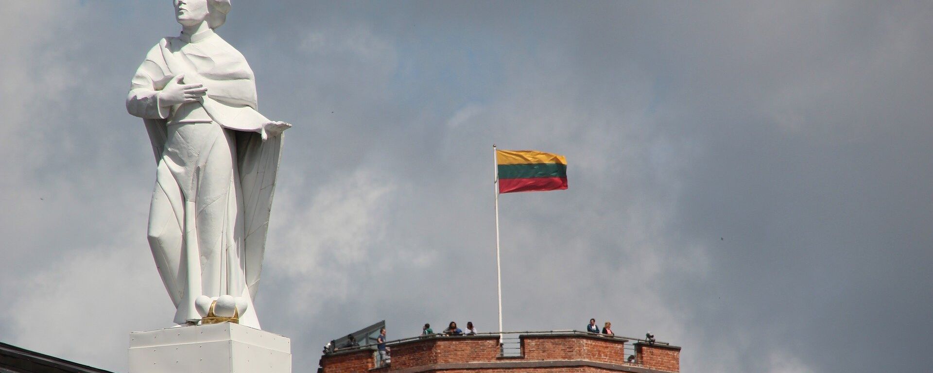 Флаг Литвы на башне Гедеминаса - Sputnik Беларусь, 1920, 15.01.2021