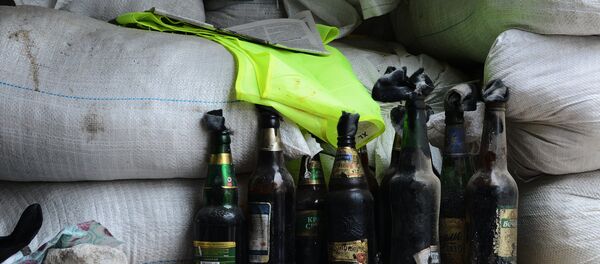 Бутылки с зажигательной смесью, архивное фото - Sputnik Беларусь