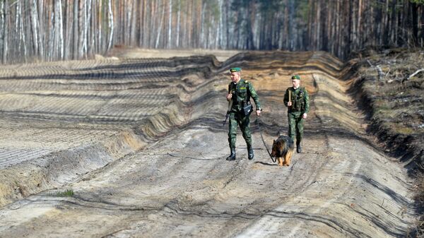 Пограничный патруль на белорусско-украинской границе - Sputnik Беларусь