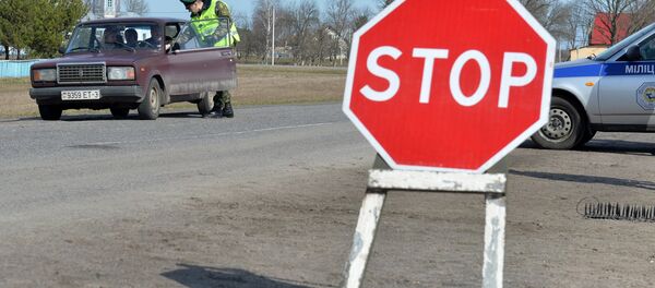 Проверка автомобилей на въезде в приграничную зону - Sputnik Беларусь