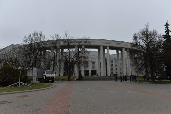 Площадка перед зданием Академии наук была объявлена местом сбора сторонников оппозиции - Sputnik Беларусь