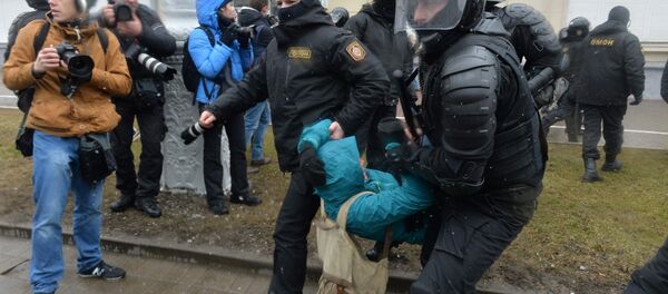 Задержание участников несанкционированной акции оппозиции День Воли в Минске Задержание участников несанкционированной акции оппозиции День Воли в Минске - Sputnik Беларусь