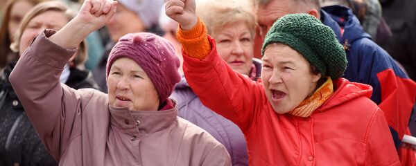 Протестующие пенсионерки в Гомеле - Sputnik Беларусь