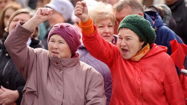 Протестующие пенсионерки в Гомеле - Sputnik Беларусь