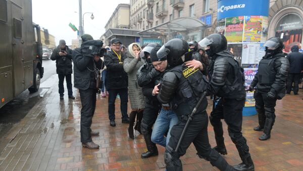 Работа правоохранительных органов и журналистов на акции оппозиции в Минске - Sputnik Беларусь