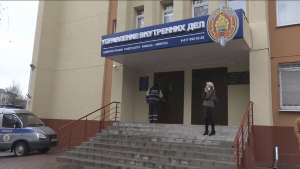 Милиция начала выпускать некоторых доставленных в столичные РУВД - Sputnik Беларусь