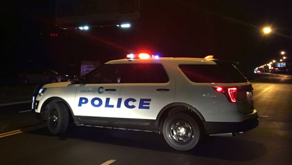 Автомобиль полиции на месте происшествия в ночном клубе в Огайо - Sputnik Беларусь
