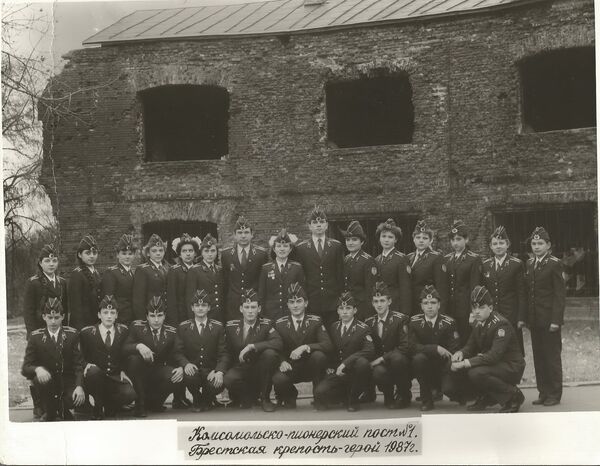 Комсомольско-пионерский пост №1 в Брестской крепости в 1987 году, Оксана Голубева – комиссар отряда - Sputnik Беларусь