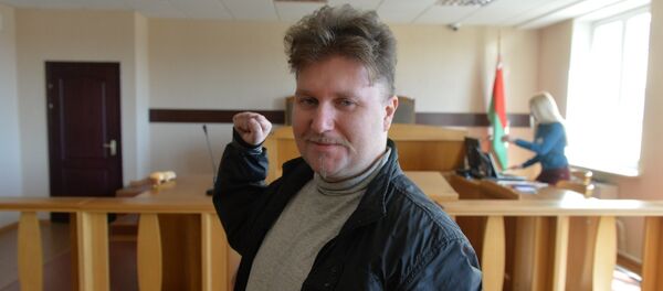 Суд Партизанского района Минска приступил к рассмотрению административных протоколов, составленных  на активиста оппозиции 36-летнего Максима Винярского - Sputnik Беларусь