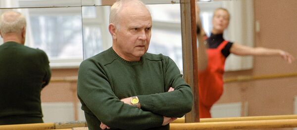 Хореограф Валентин Елизарьев во время занятий - Sputnik Беларусь