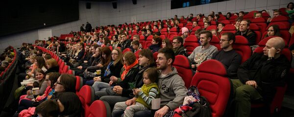 Гледачы ў кіназале, архіўнае фота Гледачы ў кіназале, архіўнае фота - Sputnik Беларусь