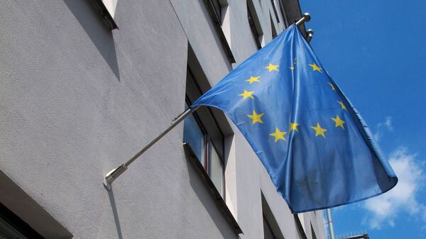 Флаг ЕС на здании Представительства в Минске, архивное фото - Sputnik Беларусь