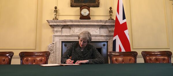 Премьер-министр Великобритании Тереза Мэй подписала письмо в ЕС о начале запуска Brexit - Sputnik Беларусь