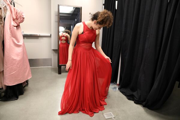 Родители об отмене выпускных: в школу ходить можно, а на бал – нельзя? - Sputnik Беларусь