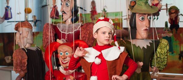 Улад ў ролі Бураціна, які пойдзе ў школу з камунікатыўным альбомам замест азбукі Улад ў ролі Бураціна, які пойдзе ў школу з камунікатыўным альбомам замест азбукі - Sputnik Беларусь