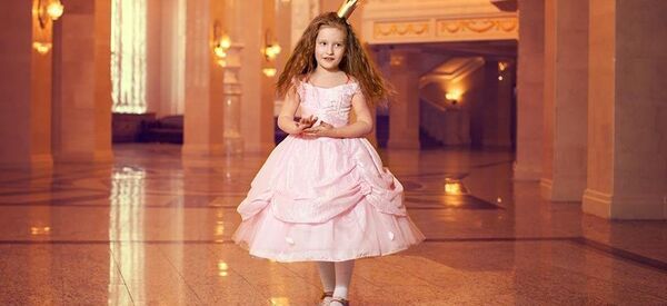 Мадэль Нікалета ў ролі Прынцэсы на гарошыне Мадэль Нікалета ў ролі Прынцэсы на гарошыне - Sputnik Беларусь