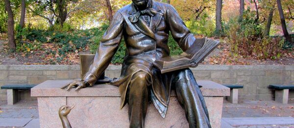 Памятник сказочнику Гансу Христиану Андерсону - Sputnik Беларусь