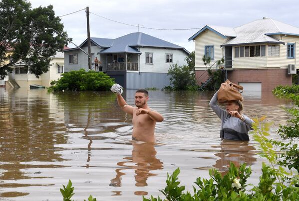 Власти страны опасаются, что еще больше людей могут стать жертвами наводнения, так как вода продолжает прибывать - Sputnik Беларусь