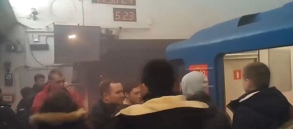 Первые кадры с места взрыва в метро Санкт-Петербурга Первые кадры с места взрыва в метро Санкт-Петербурга - Sputnik Беларусь