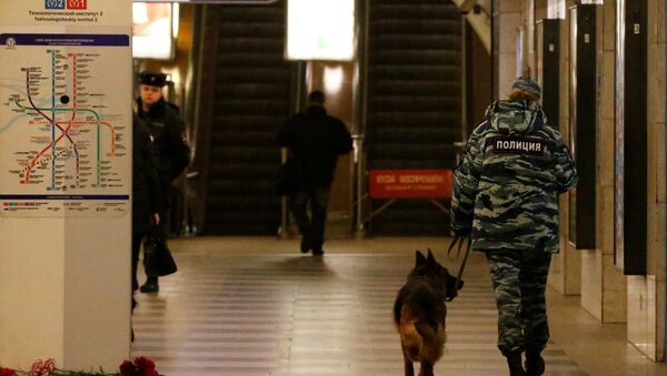 Полиция в метро Санкт-Петербурга - Sputnik Беларусь