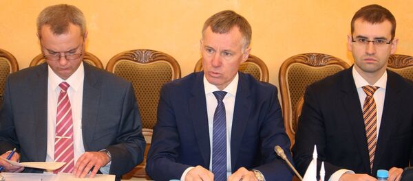 Первый заместитель министра Внутренних дел РФ Александ Горовой (в центре) - Sputnik Беларусь